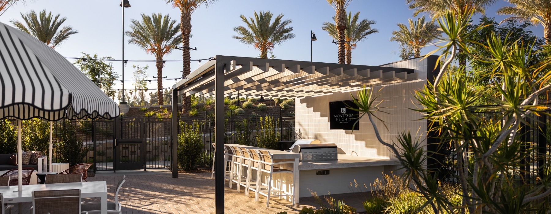 Beautifully landscape courtyard with outdoor bar and bbq